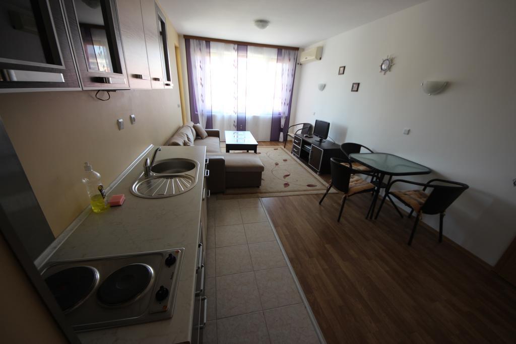 Menada Diamond Bay Apartments Sunny Beach Phòng bức ảnh
