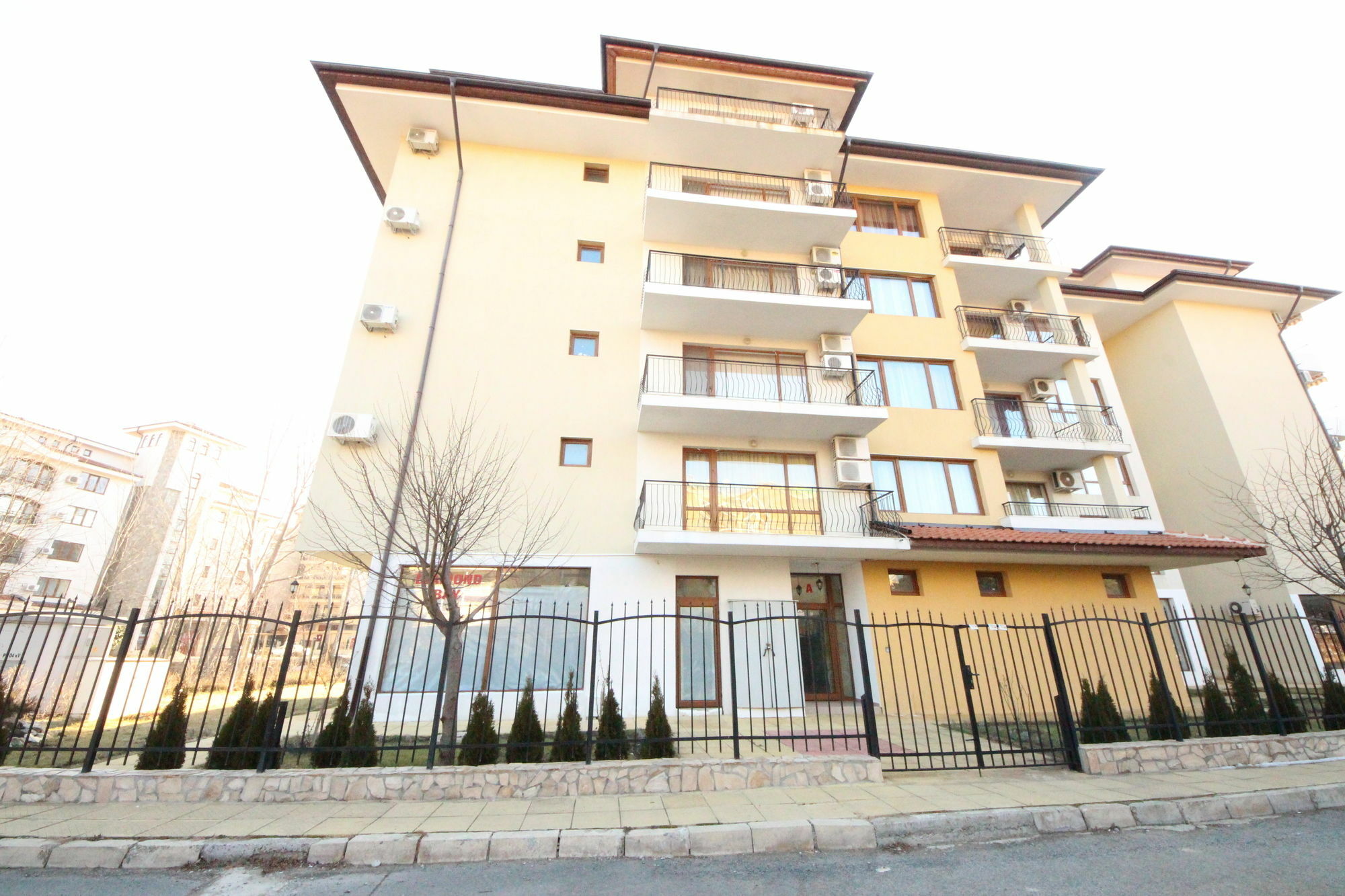 Menada Diamond Bay Apartments Sunny Beach Ngoại thất bức ảnh